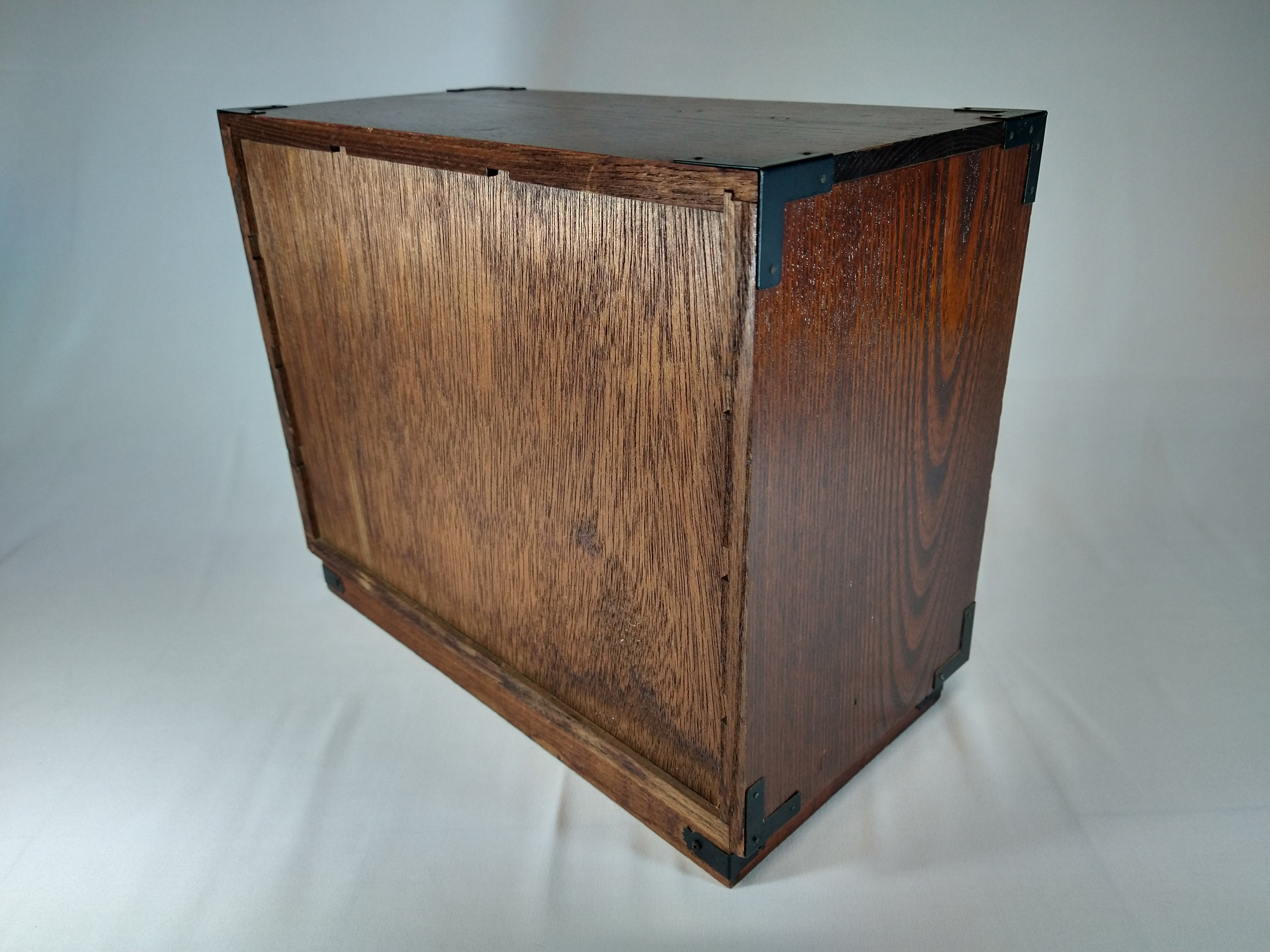 tansu (chest of drawers)